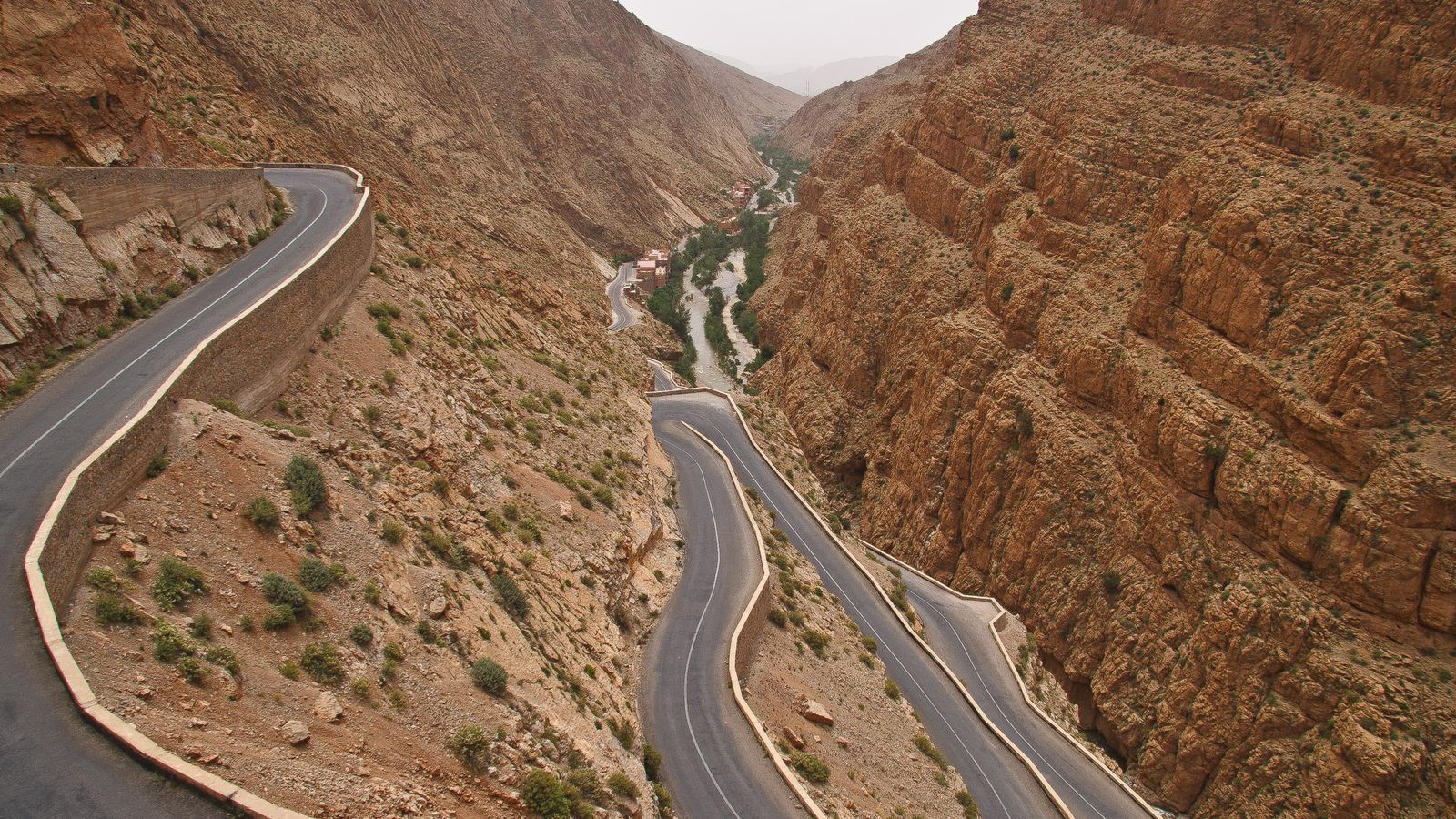 Les célèbres lacets de la route des gorges du Dadès